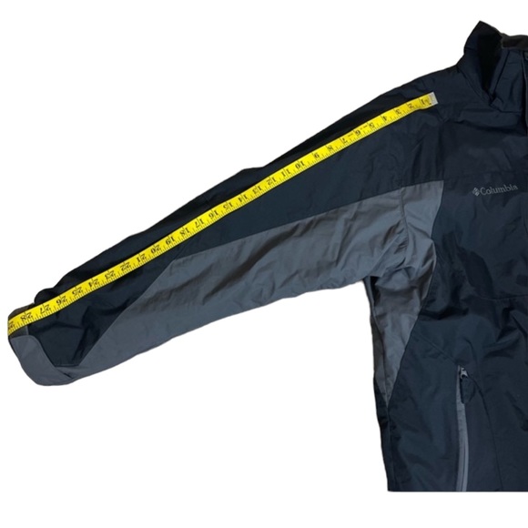 Columbia Men’s Waterproof Jacket - Picture 6 of 12